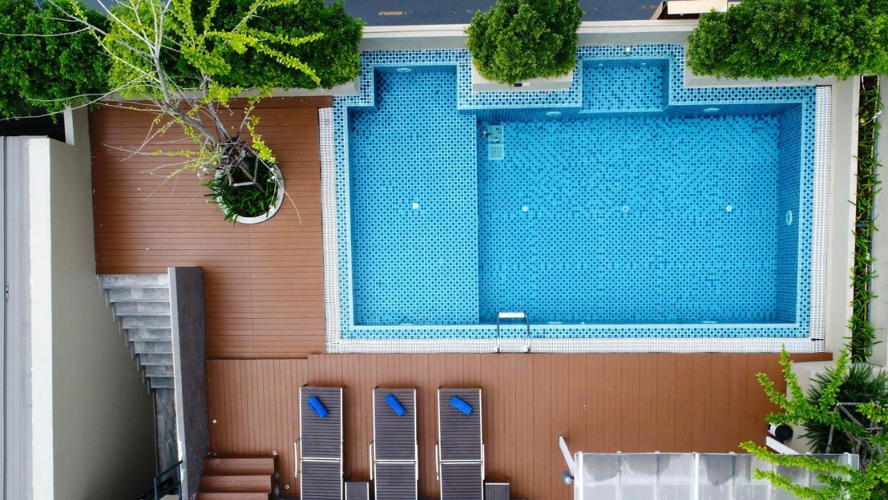 Ramada By Wyndham Bangkok Ten Ekamai Residences Dış mekan fotoğraf