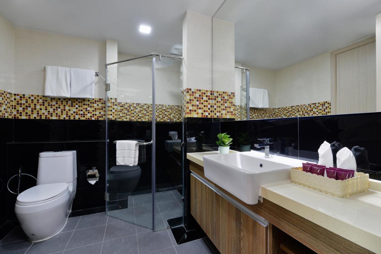 Ramada By Wyndham Bangkok Ten Ekamai Residences Dış mekan fotoğraf