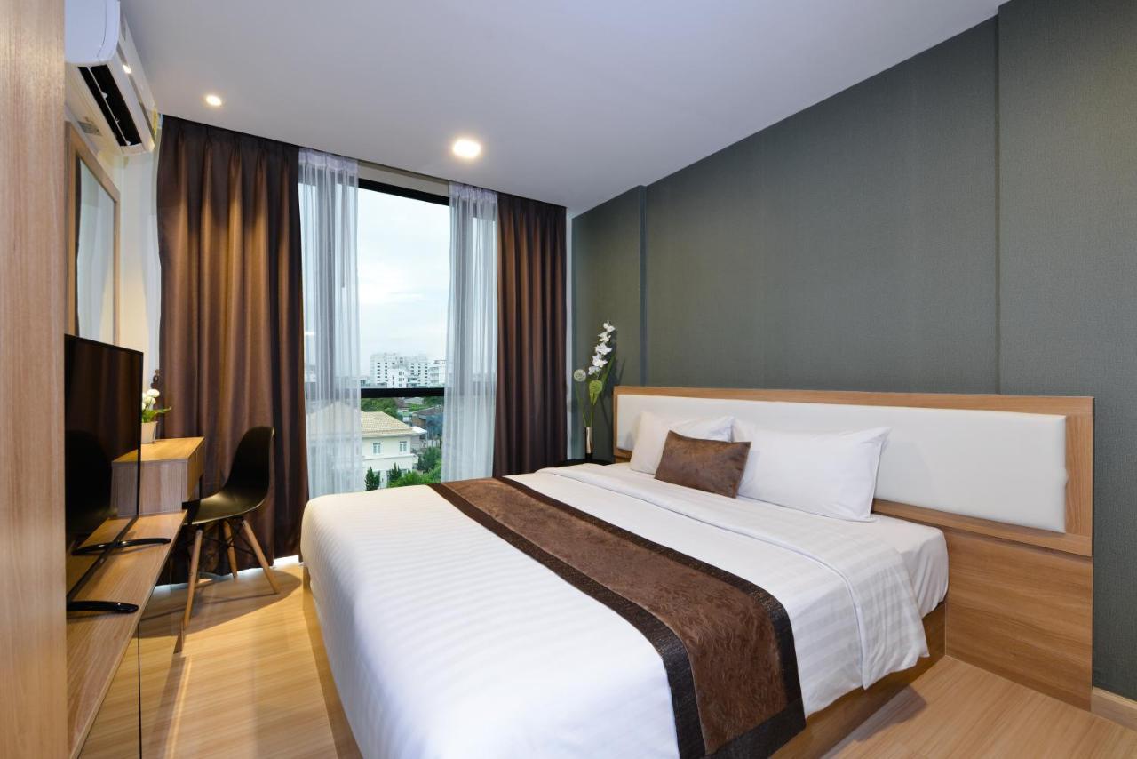 Ramada By Wyndham Bangkok Ten Ekamai Residences Dış mekan fotoğraf