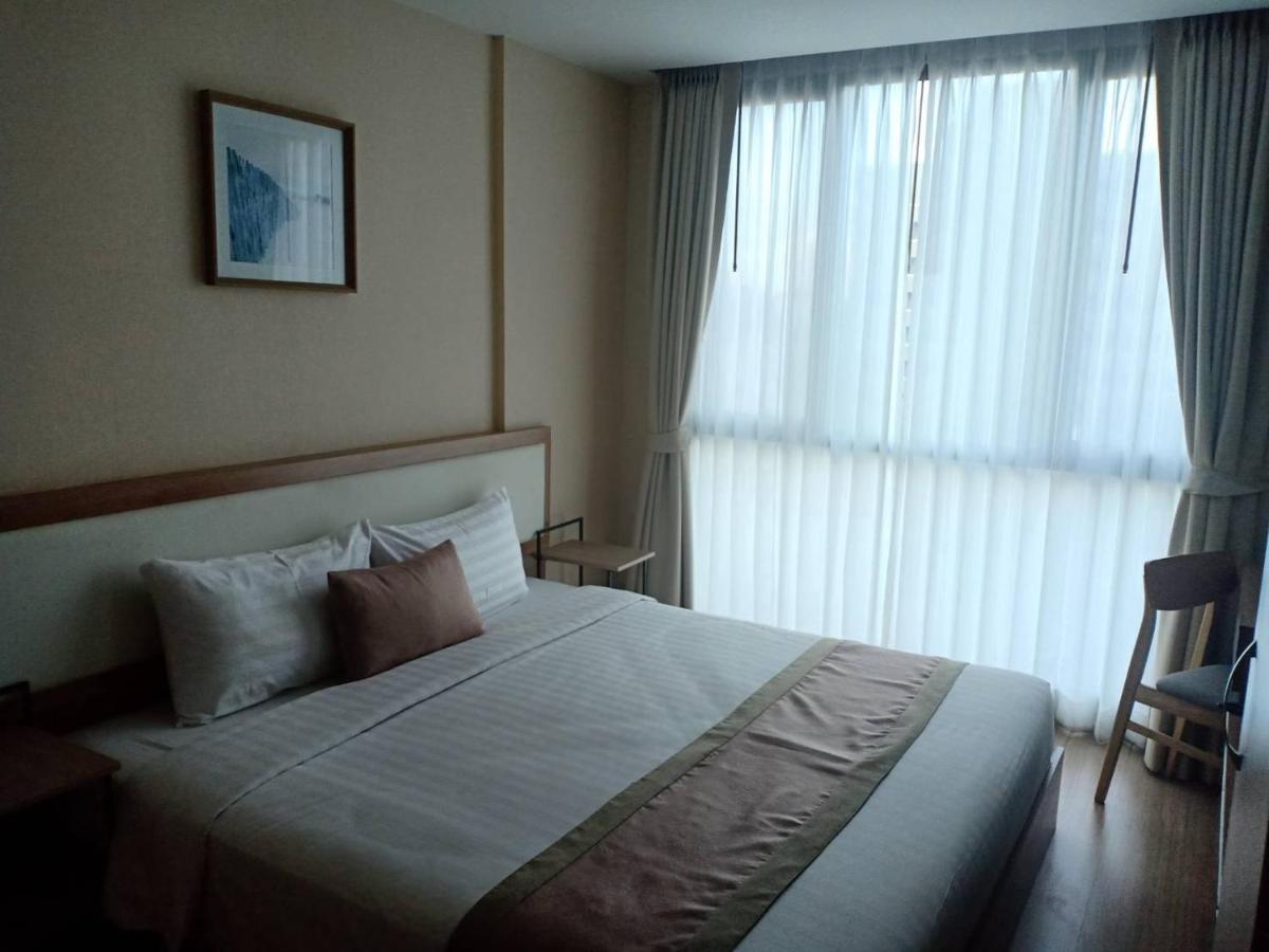 Ramada By Wyndham Bangkok Ten Ekamai Residences Dış mekan fotoğraf