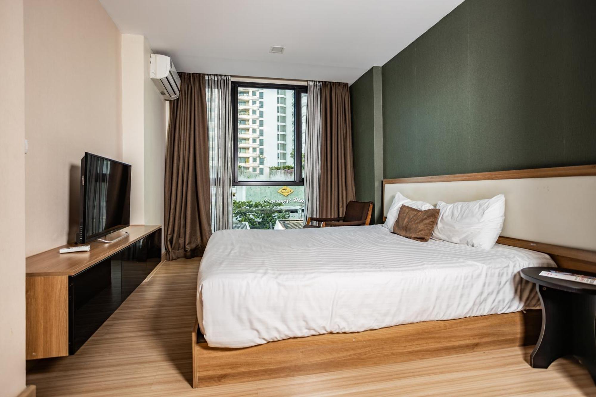 Ramada By Wyndham Bangkok Ten Ekamai Residences Dış mekan fotoğraf