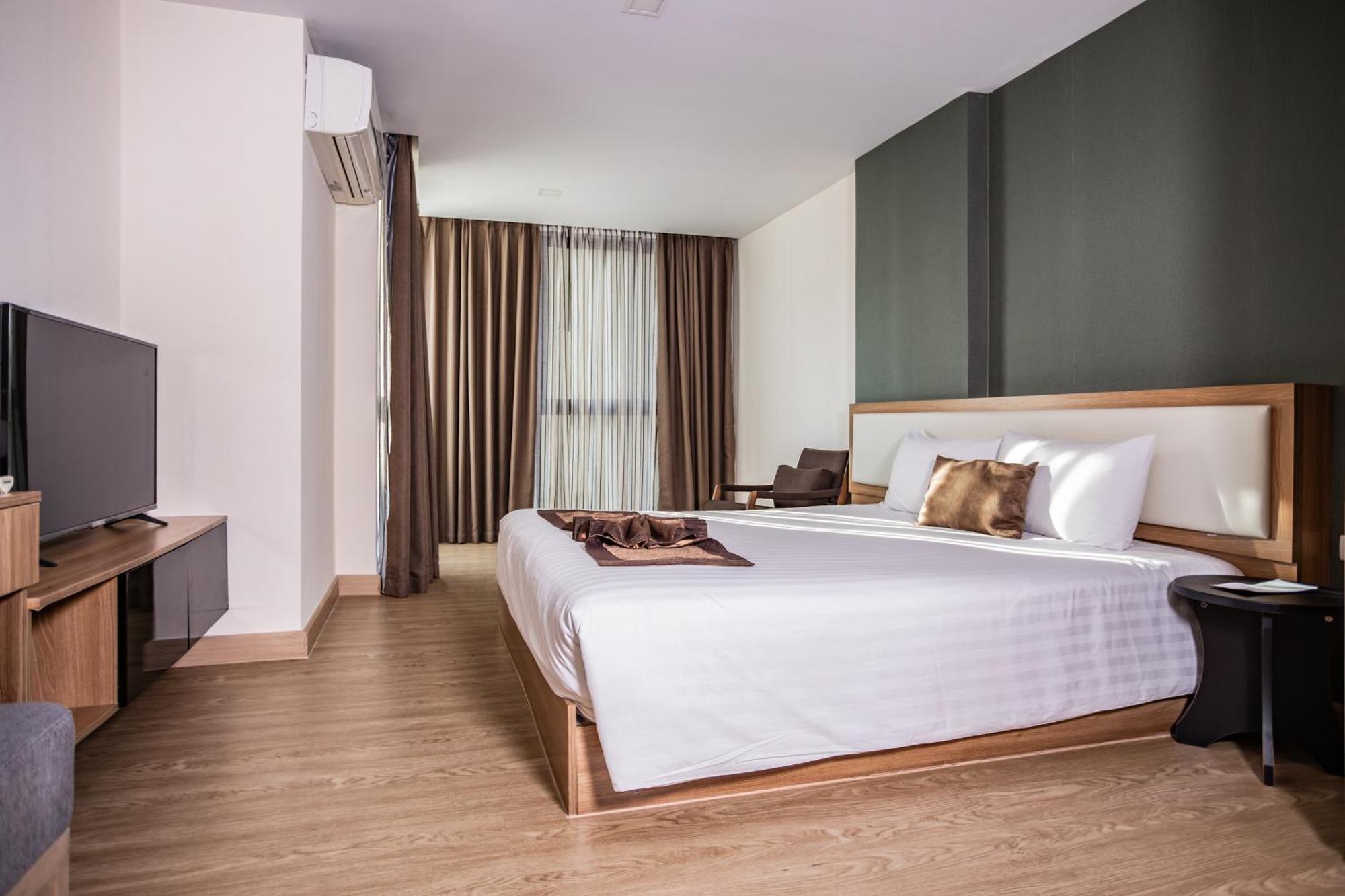Ramada By Wyndham Bangkok Ten Ekamai Residences Dış mekan fotoğraf