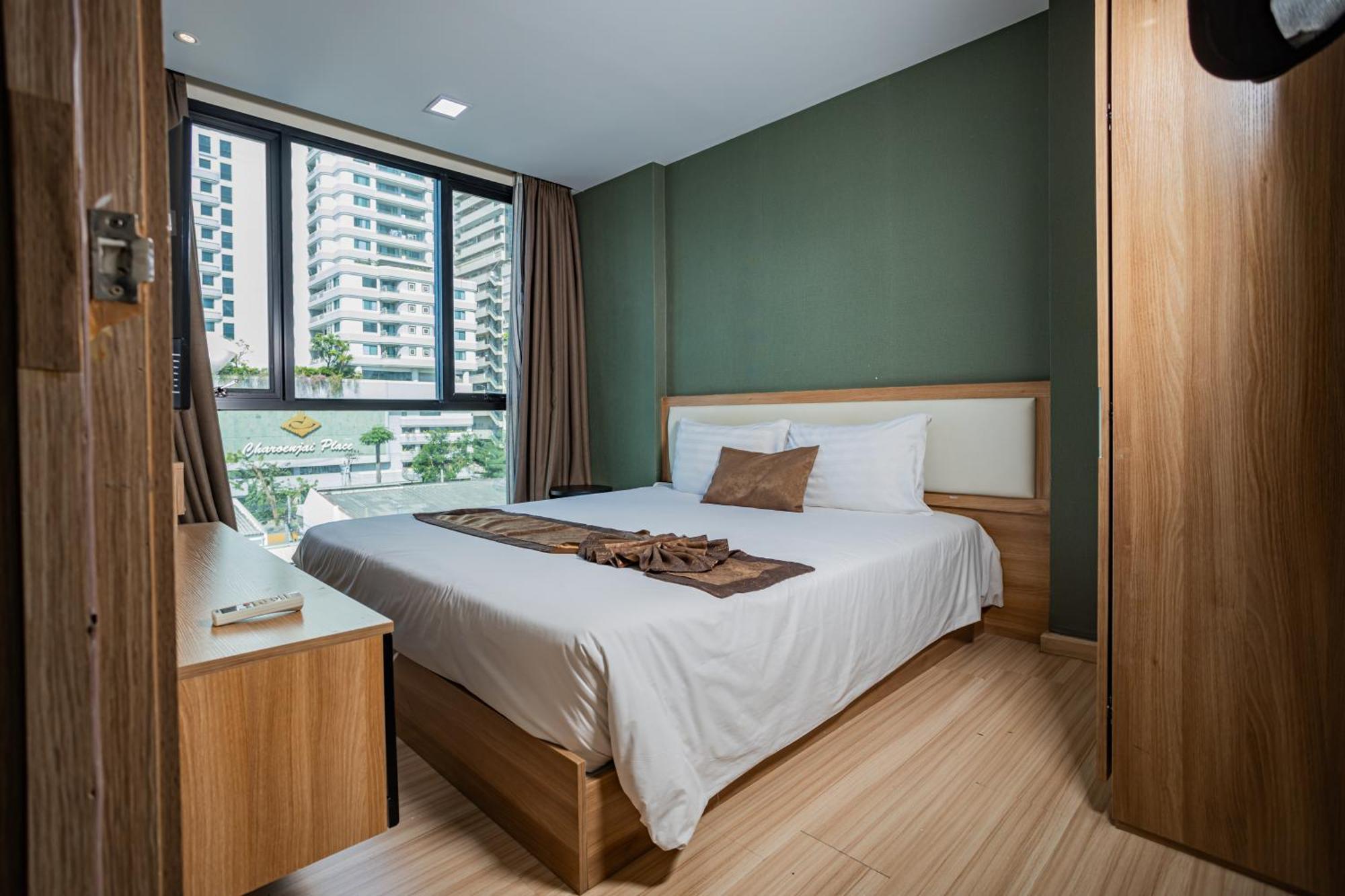 Ramada By Wyndham Bangkok Ten Ekamai Residences Dış mekan fotoğraf