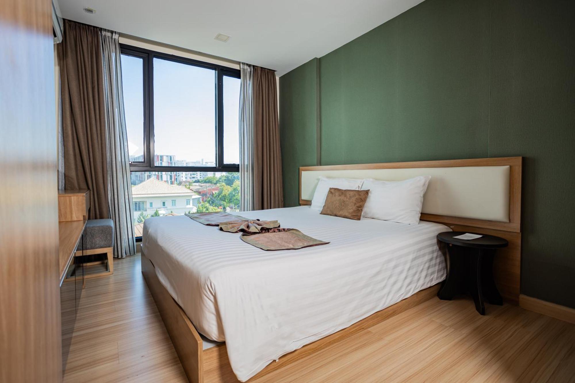 Ramada By Wyndham Bangkok Ten Ekamai Residences Dış mekan fotoğraf