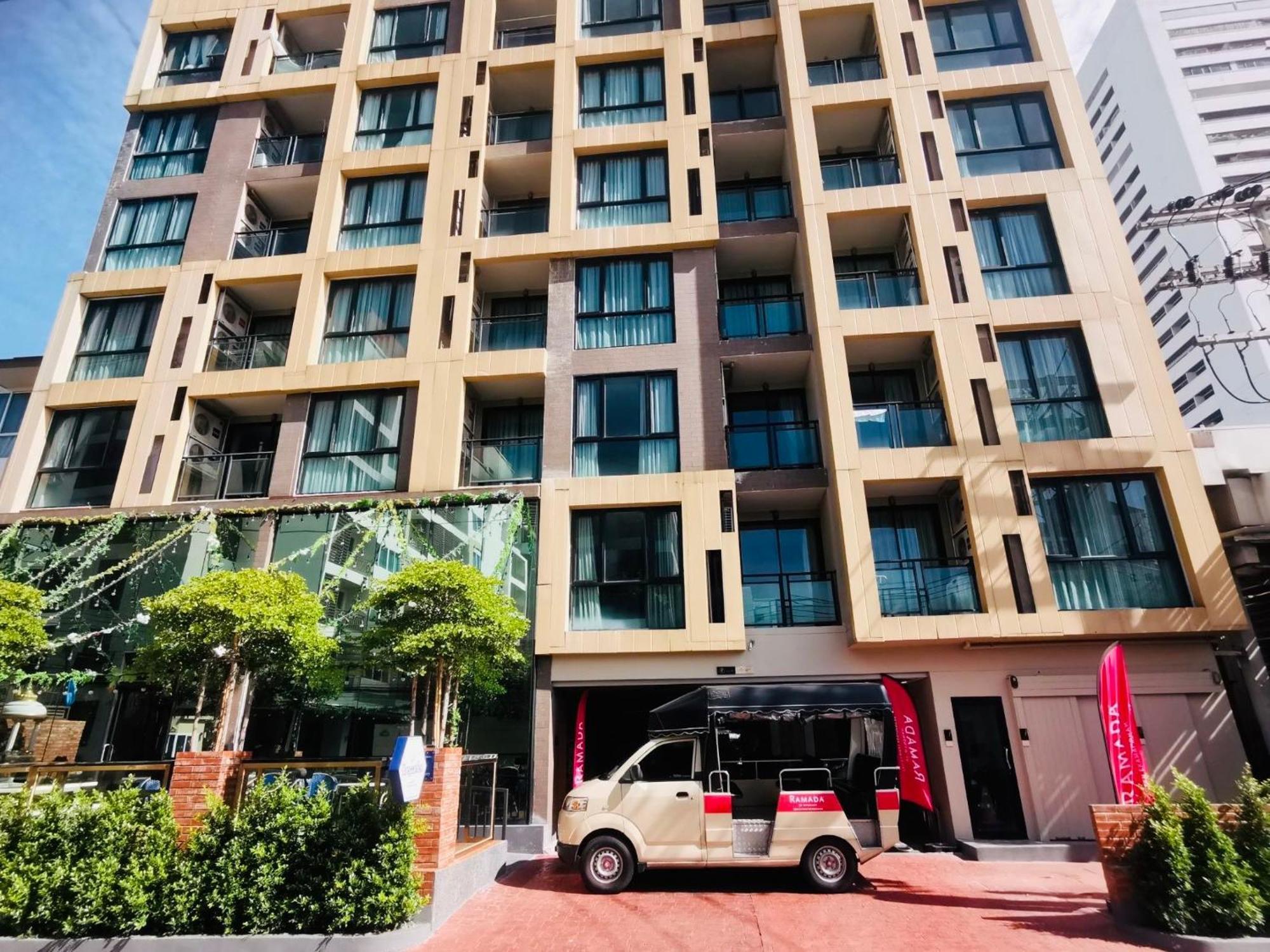 Ramada By Wyndham Bangkok Ten Ekamai Residences Dış mekan fotoğraf