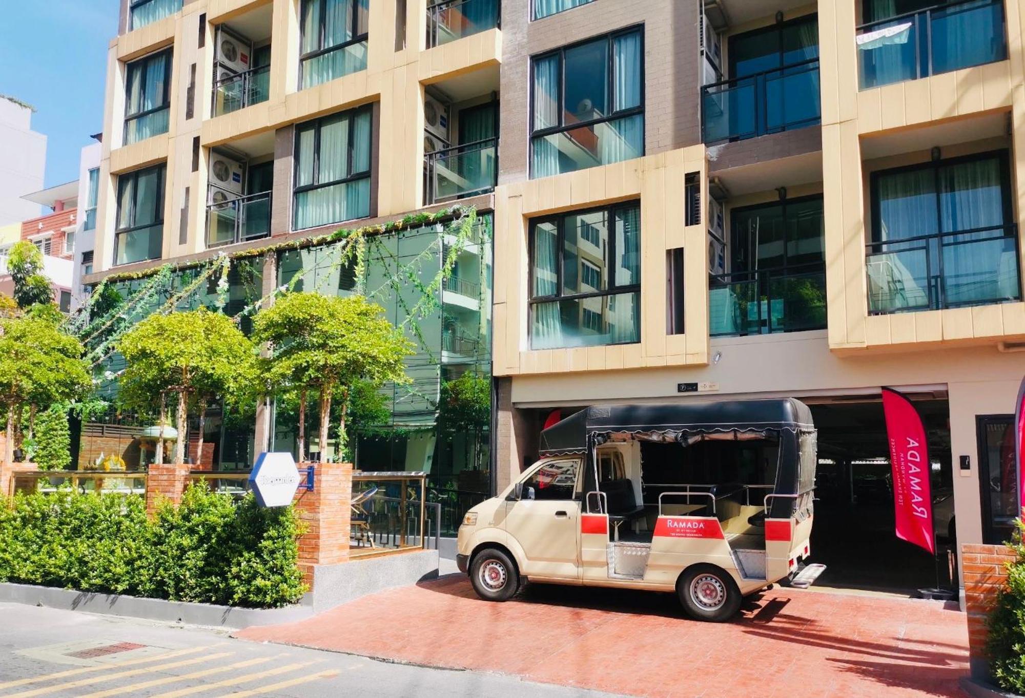 Ramada By Wyndham Bangkok Ten Ekamai Residences Dış mekan fotoğraf