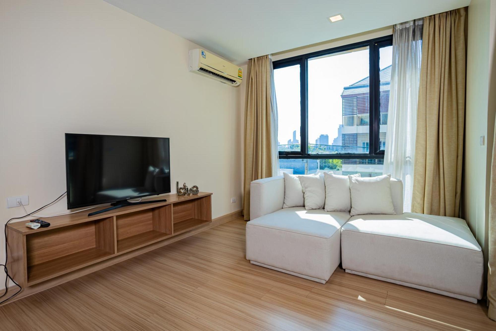 Ramada By Wyndham Bangkok Ten Ekamai Residences Dış mekan fotoğraf