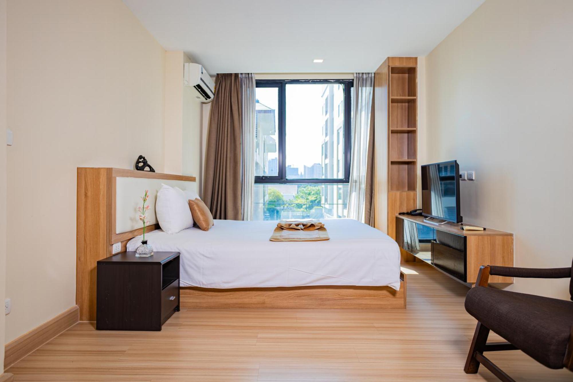 Ramada By Wyndham Bangkok Ten Ekamai Residences Dış mekan fotoğraf