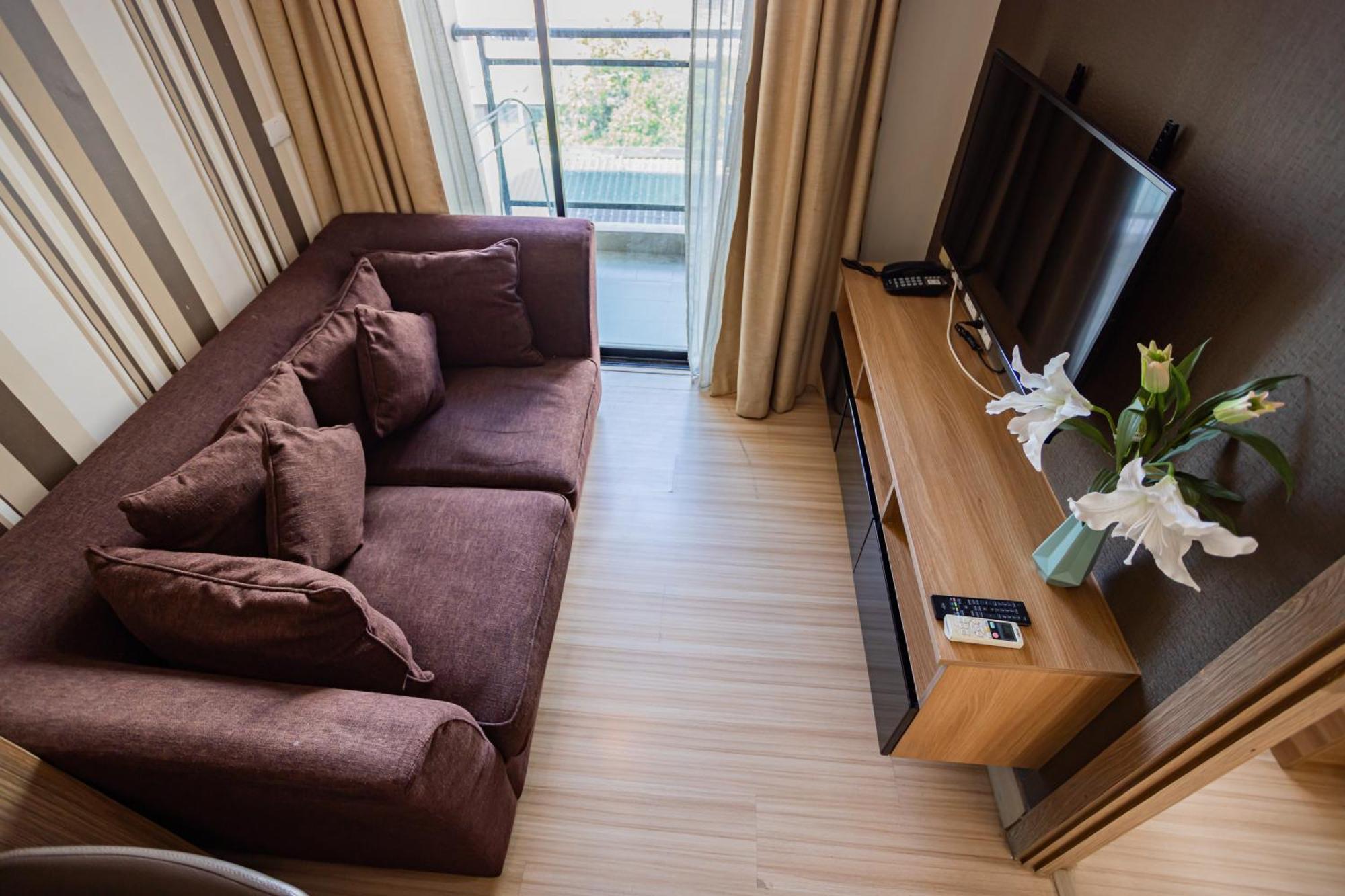 Ramada By Wyndham Bangkok Ten Ekamai Residences Dış mekan fotoğraf