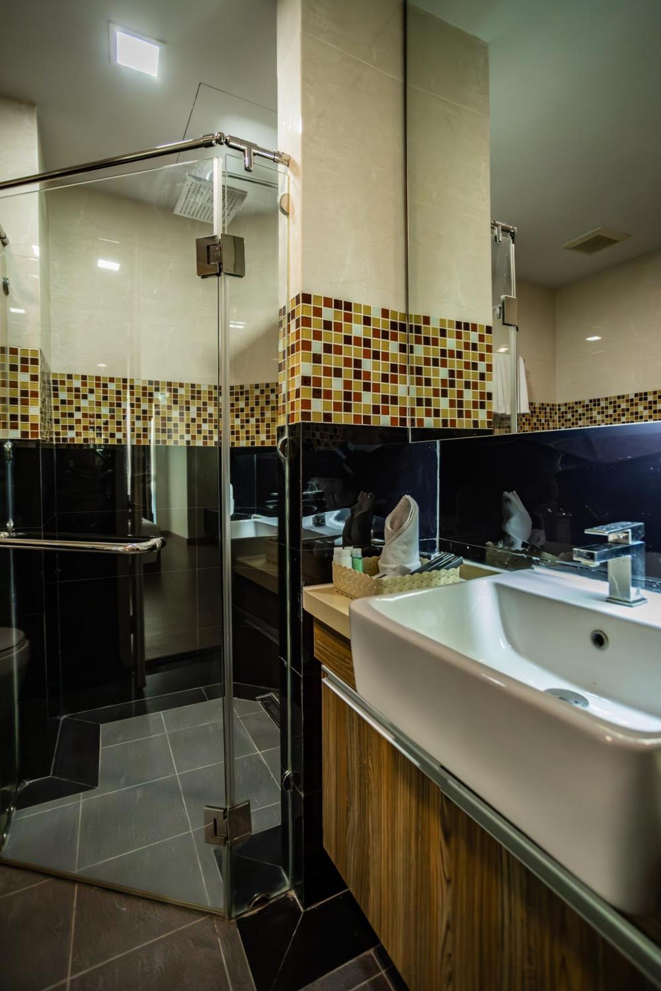 Ramada By Wyndham Bangkok Ten Ekamai Residences Dış mekan fotoğraf