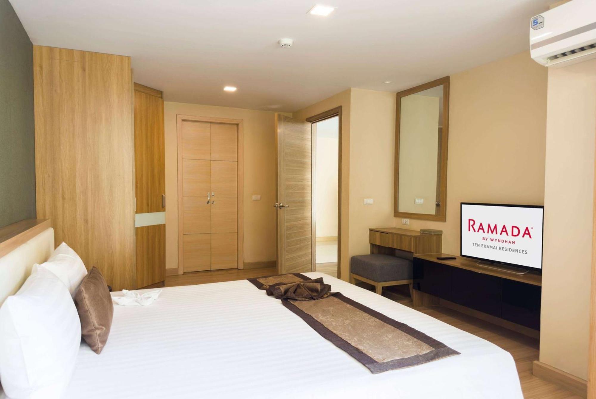 Ramada By Wyndham Bangkok Ten Ekamai Residences Dış mekan fotoğraf