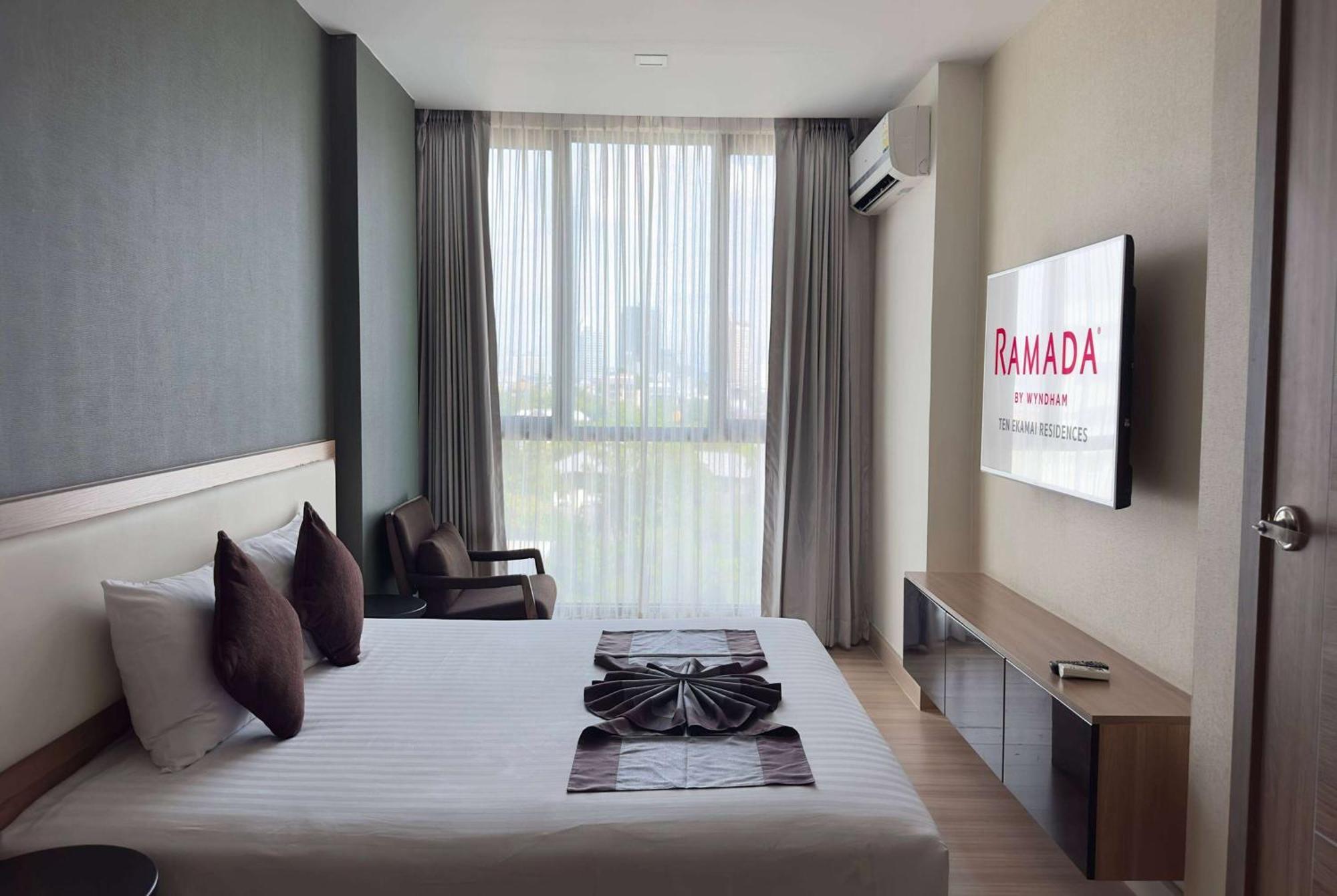 Ramada By Wyndham Bangkok Ten Ekamai Residences Dış mekan fotoğraf