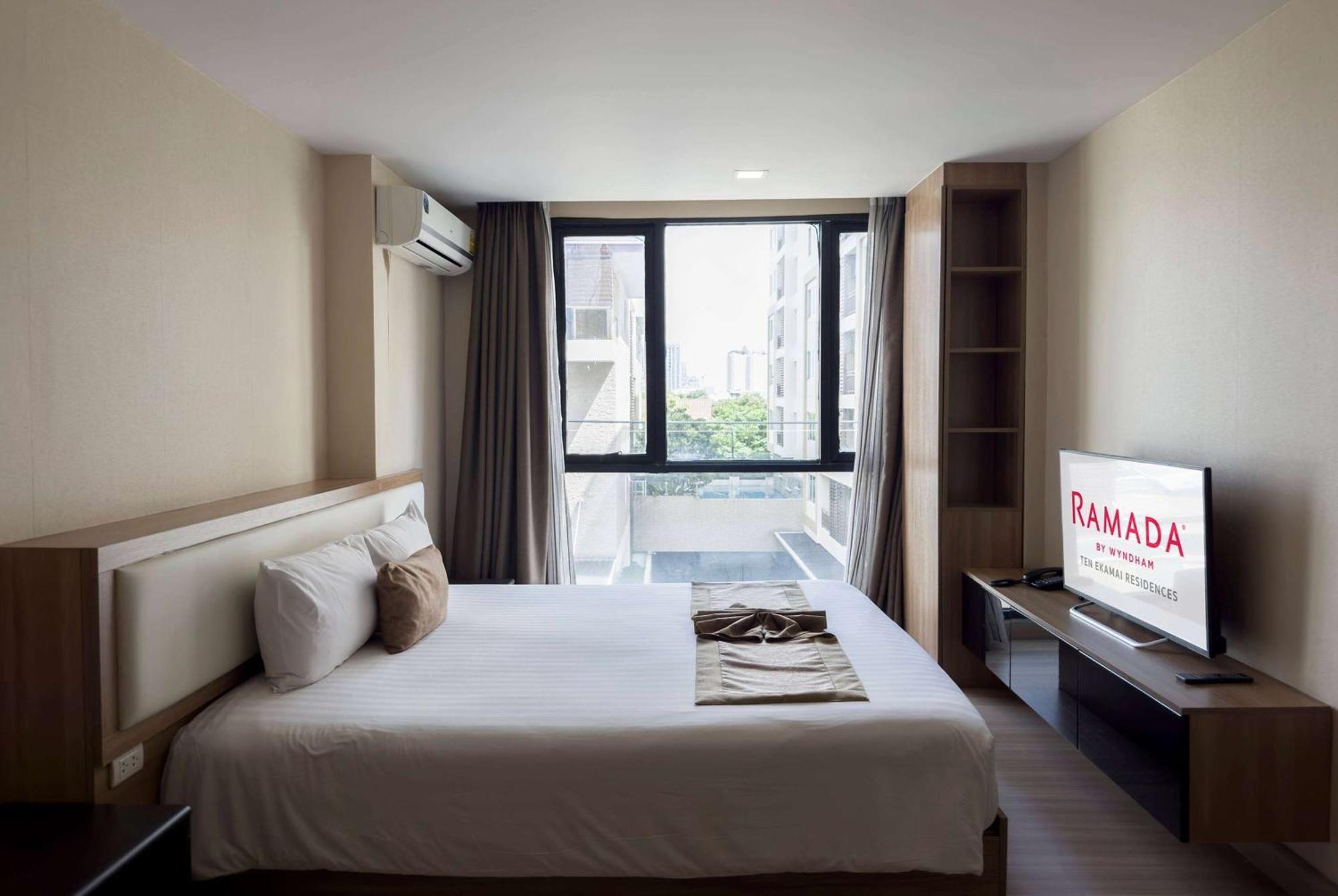 Ramada By Wyndham Bangkok Ten Ekamai Residences Dış mekan fotoğraf