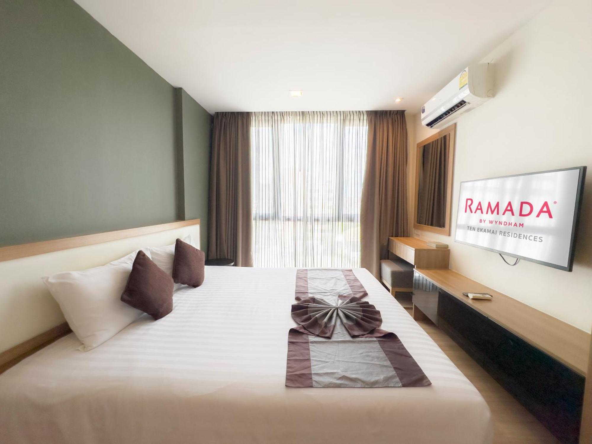 Ramada By Wyndham Bangkok Ten Ekamai Residences Dış mekan fotoğraf